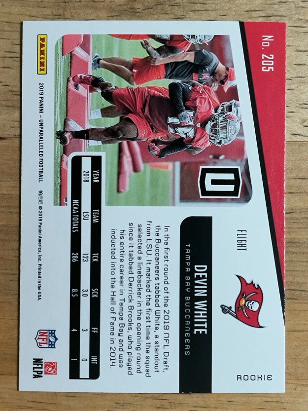 2019 Panini Unparalleled Flight #205 Devin White
