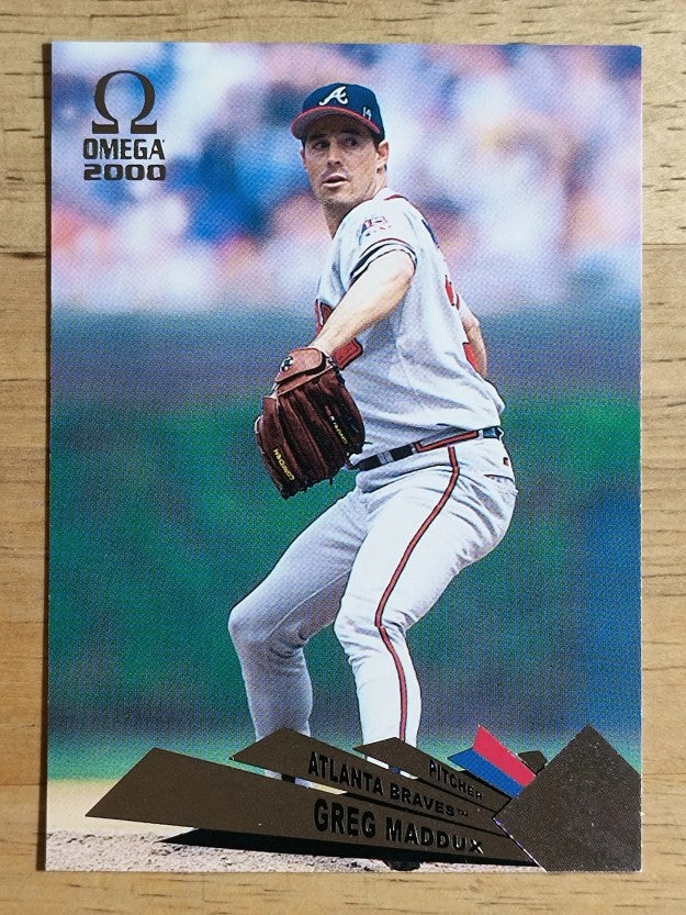 2000 Pacific Omega #15 Greg Maddux