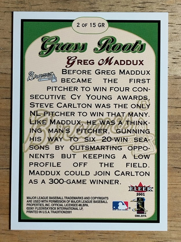 2001 Fleer Tradition Grass Roots #GR2 Greg Maddux