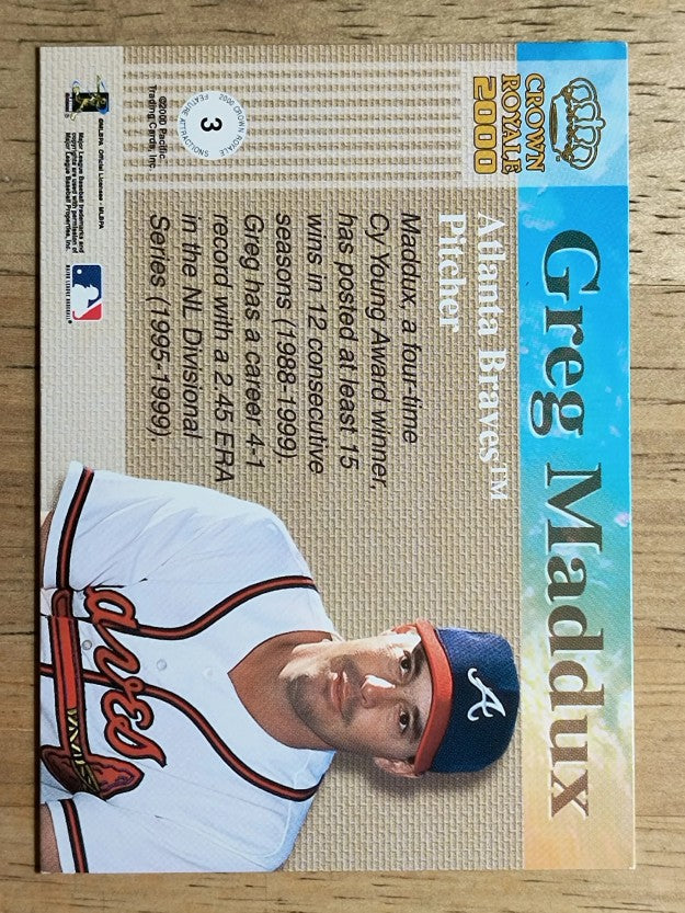 2000 Crown Royale Feature Attractions #3 Greg Maddux