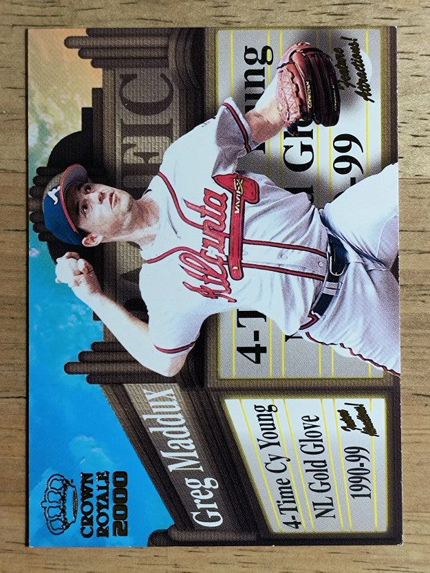 2000 Crown Royale Feature Attractions #3 Greg Maddux