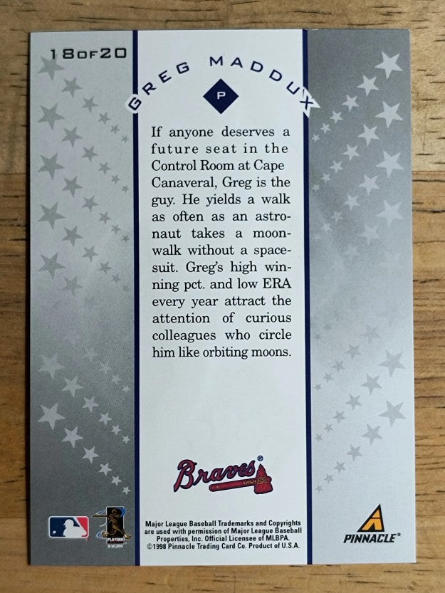 1998 Score Rookie Traded Star Gazing #18 Greg Maddux