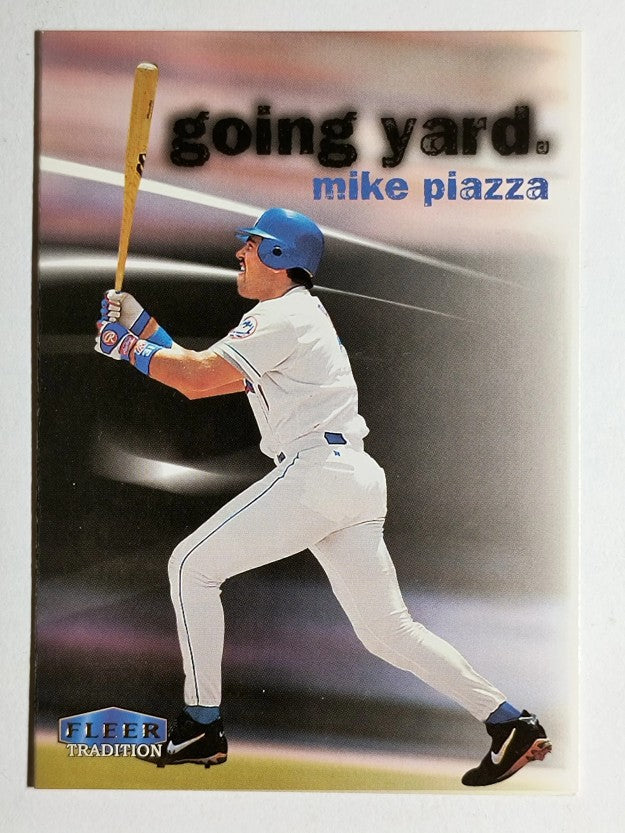 1999 Fleer Tradition Going Yard #11 Mike Piazza