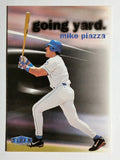 1999 Fleer Tradition Going Yard #11 Mike Piazza