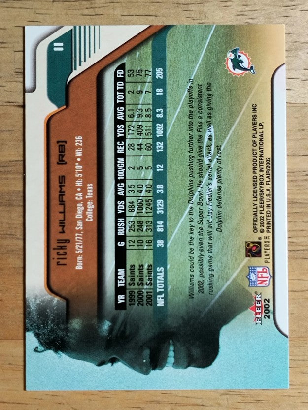 2002 Flair #11 Ricky Williams