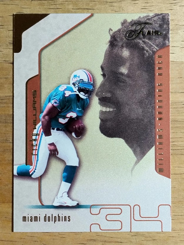 2002 Flair #11 Ricky Williams