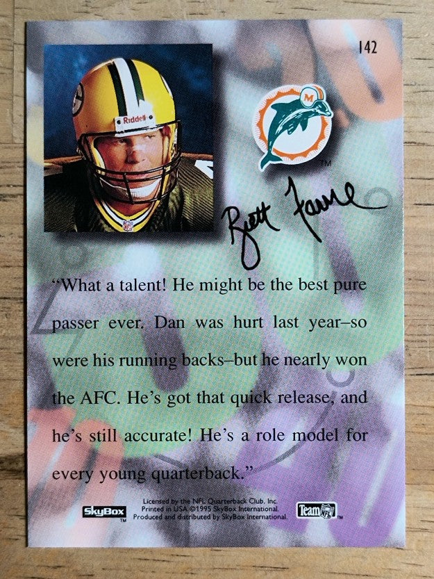 1995 SkyBox Premium #142 Dan Marino/Brett Favre
