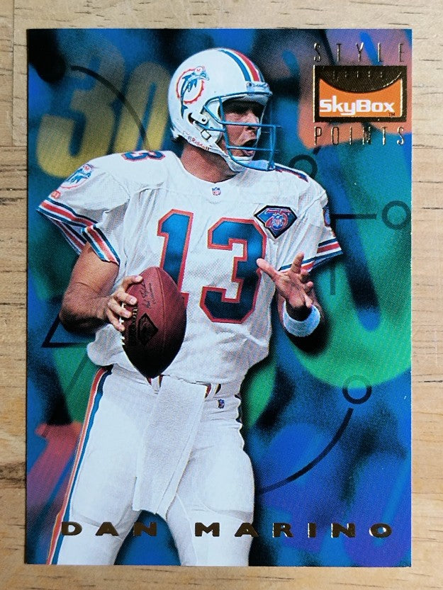 1995 SkyBox Premium #142 Dan Marino/Brett Favre