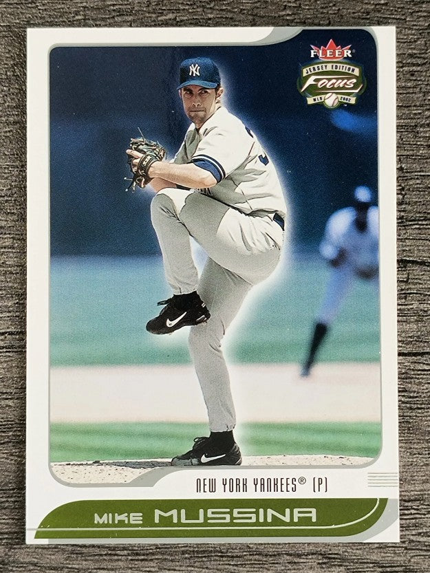 2002 Fleer Focus JE #160 Mike Mussina