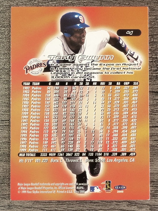 2000 Ultra #4 Tony Gwynn