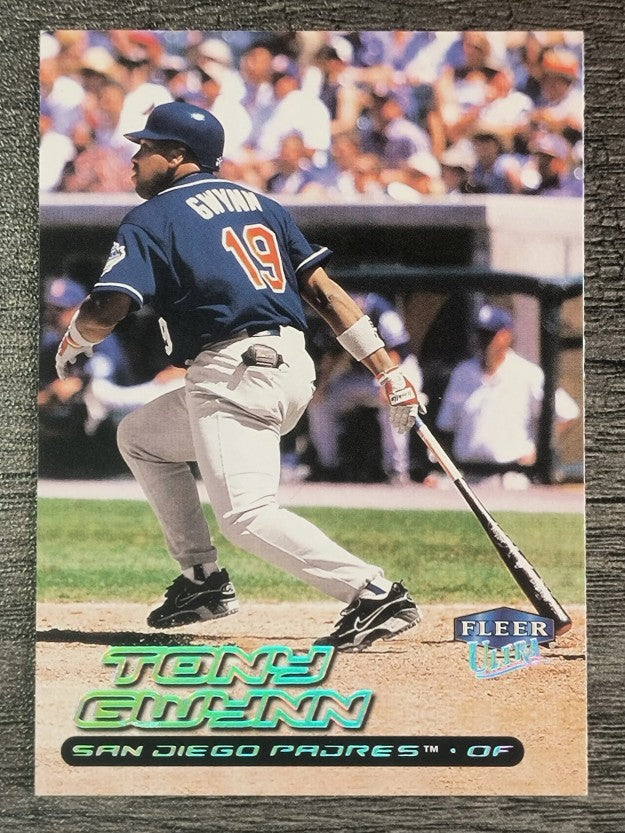 2000 Ultra #4 Tony Gwynn