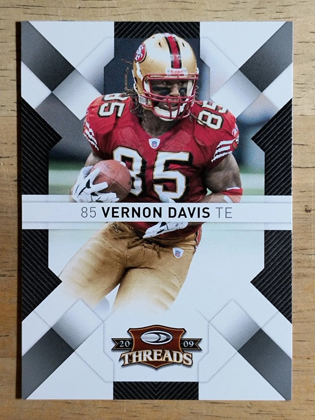 2009 Donruss Threads #85 Vernon Davis
