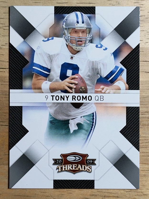 2009 Donruss Threads #28 Tony Romo