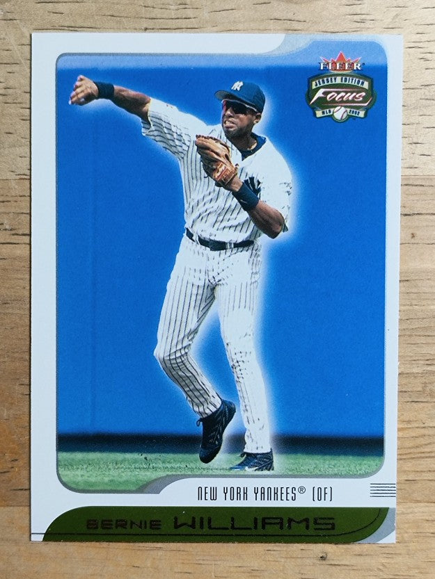 2002 Fleer Focus JE #40 Bernie Williams