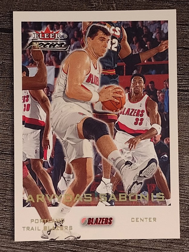 2000-01 Fleer Focus #81 Arvydas Sabonis