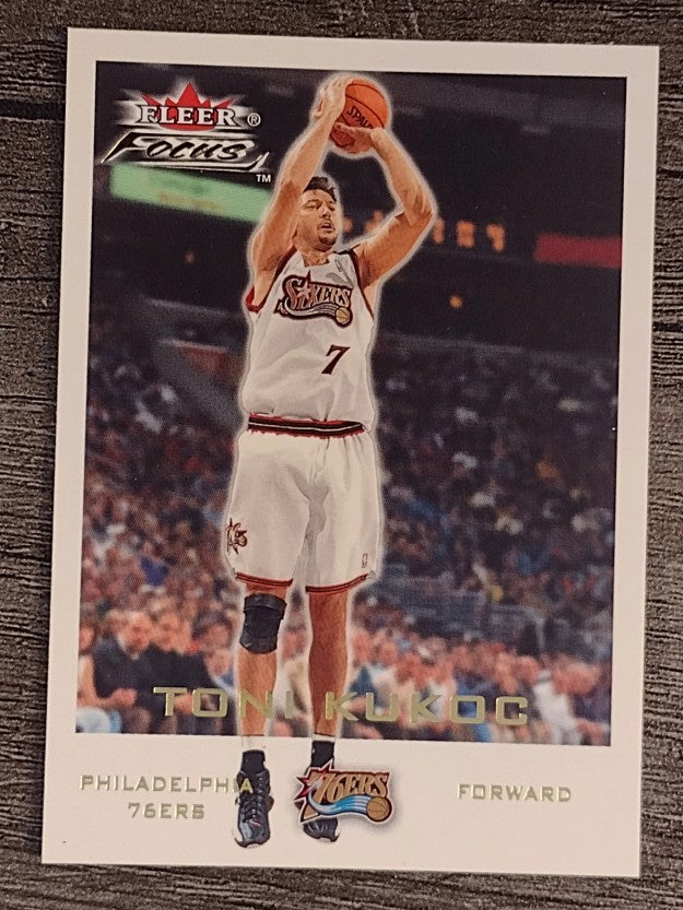 2000-01 Fleer Focus #8 Toni Kukoc