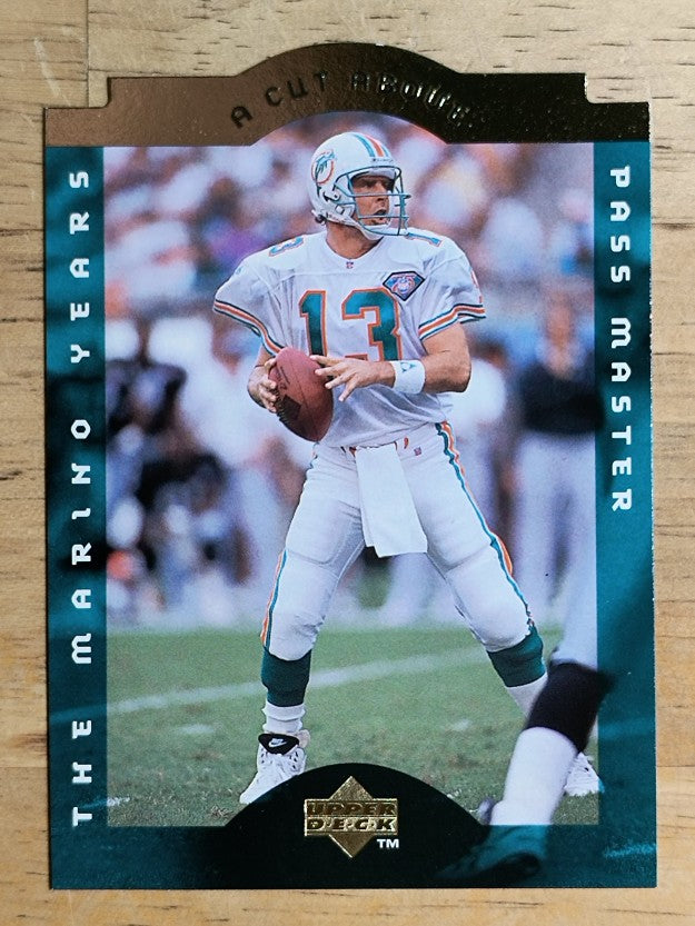 1996 Collector's Choice Dan Marino A Cut Above #CA3 Dan Marino/Pass Master