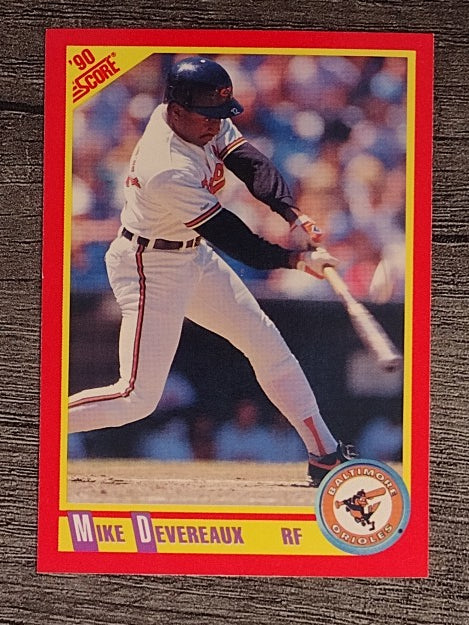 1990 Score #232A Mike Devereaux ERR/RF on front