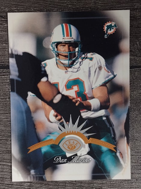 1997 Leaf #7 Dan Marino