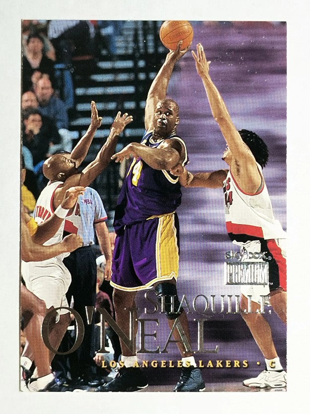 1999-00 SkyBox Premium #55 Shaquille O'Neal