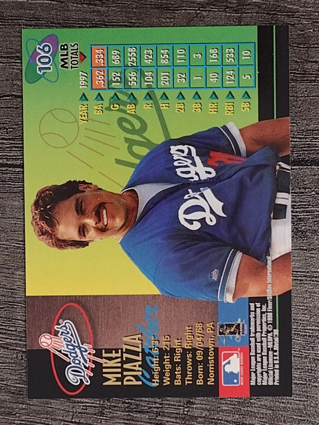 1998 Metal Universe #106 Mike Piazza