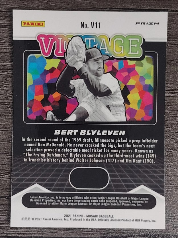2021 Panini Mosaic Vintage Mosaic Green #11 Bert Blyleven