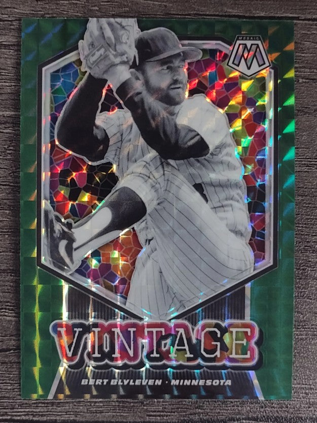 2021 Panini Mosaic Vintage Mosaic Green #11 Bert Blyleven