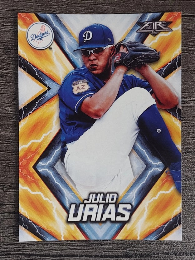 2017 Topps Fire #107 Julio Urias