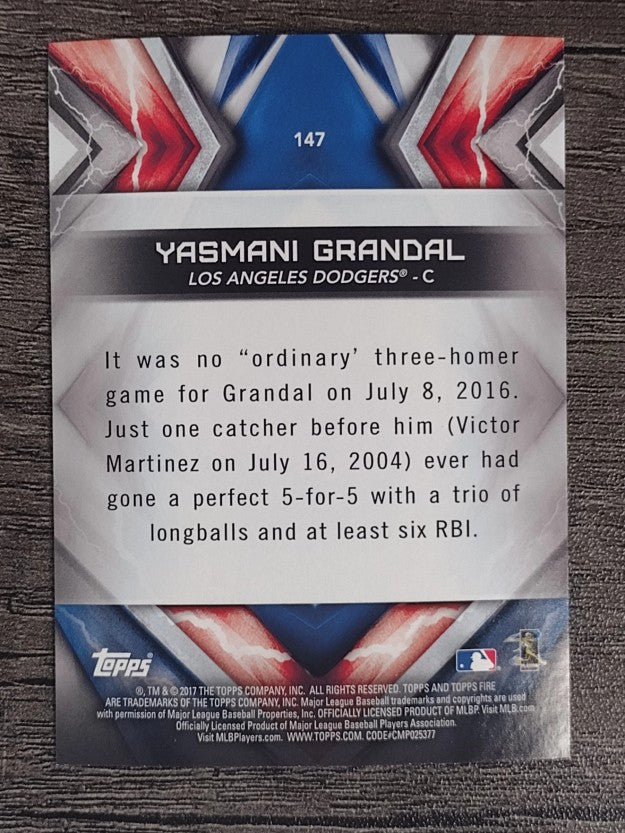 2017 Topps Fire #147 Yasmani Grandal