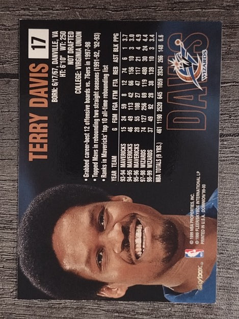 1999-00 SkyBox Dominion #17 Terry Davis