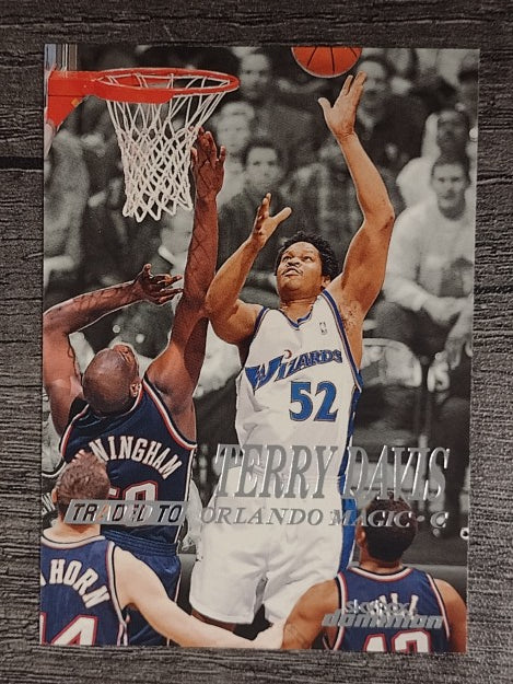 1999-00 SkyBox Dominion #17 Terry Davis