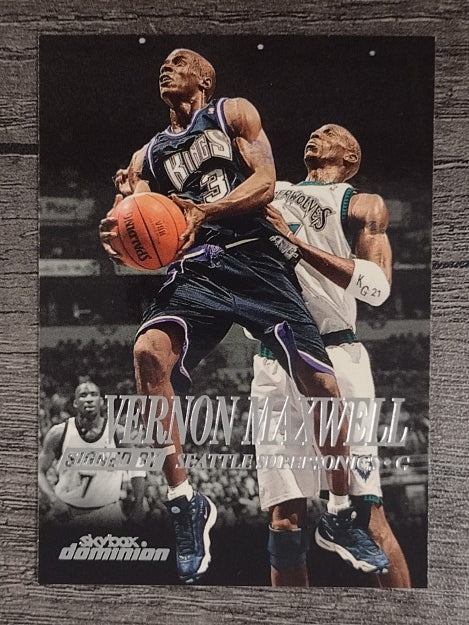1999-00 SkyBox Dominion #112 Vernon Maxwell