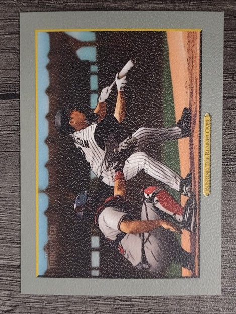 2006 Topps Turkey Red #578 Bunting The Runner Over CL