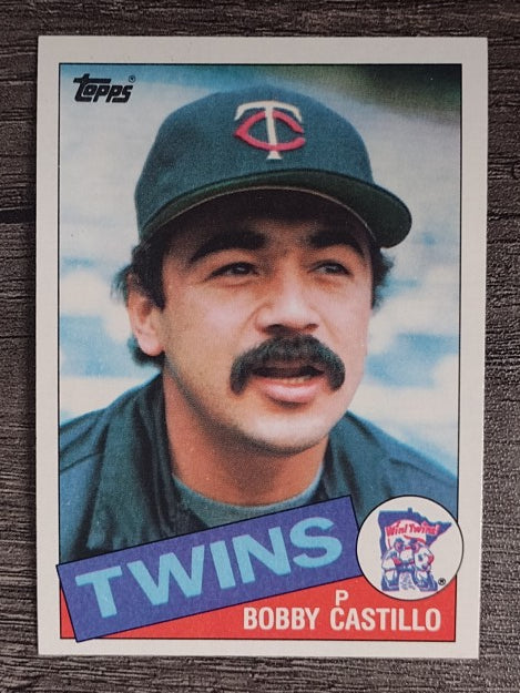 1985 Topps #588 Bobby Castillo