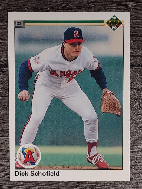 1990 Upper Deck #669 Dick Schofield