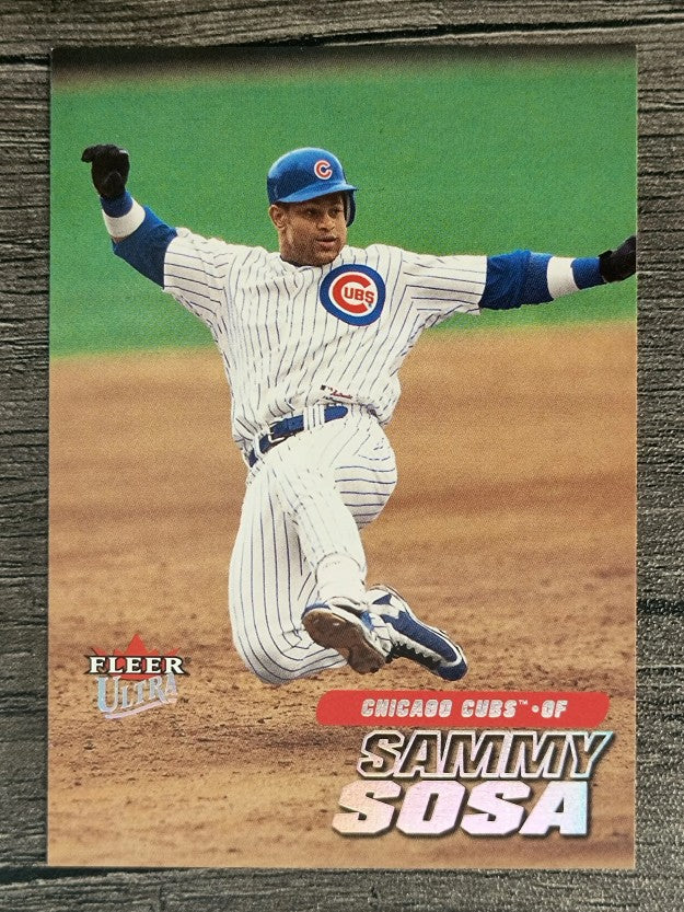 2001 Ultra #7 Sammy Sosa