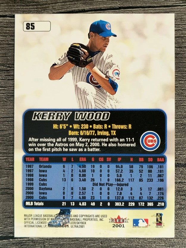 2001 Ultra #85 Kerry Wood