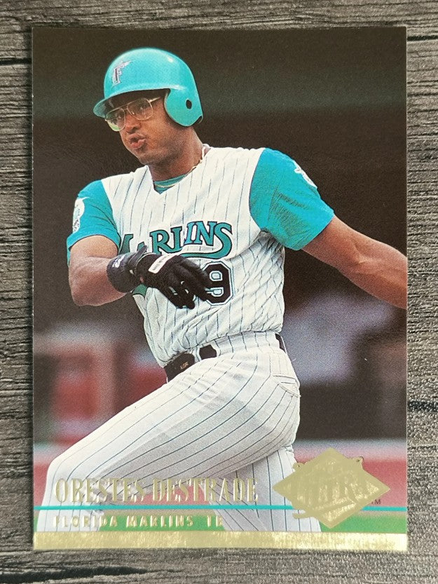 1994 Ultra #195 Orestes Destrade