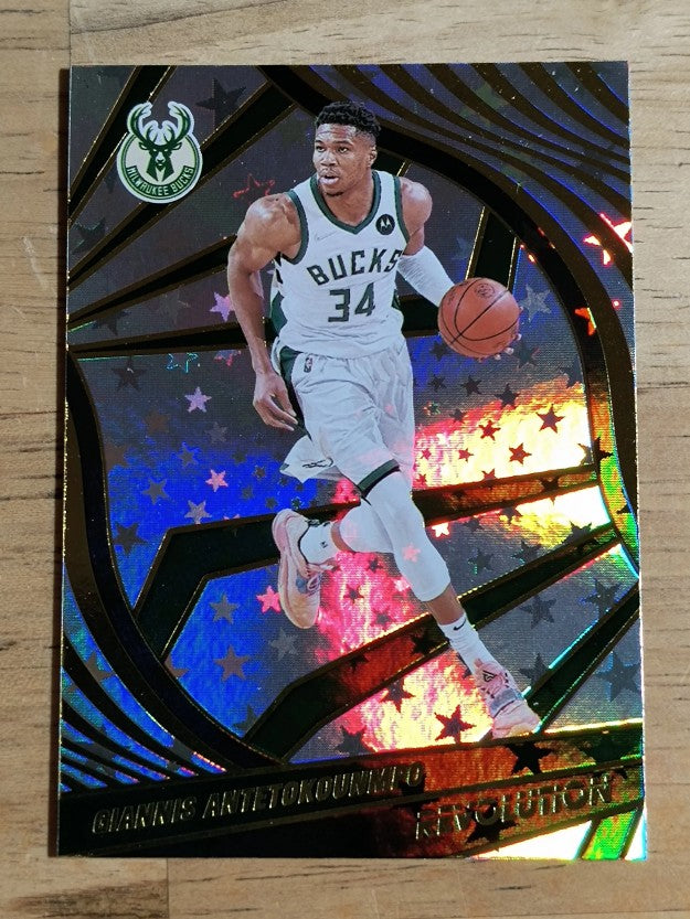 2021-22 Panini Revolution Astro #4 Giannis Antetokounmpo