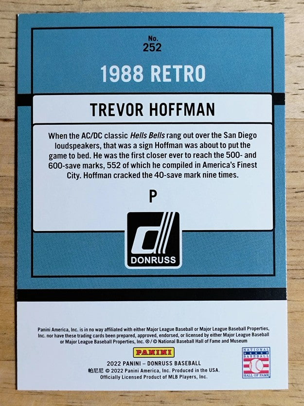 2022 Donruss Holo Blue #252 Trevor Hoffman RETRO