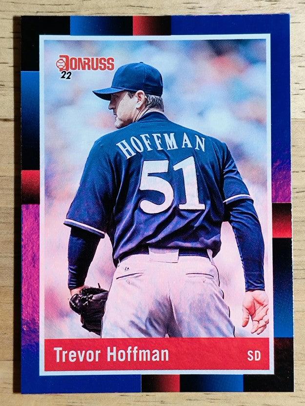 2022 Donruss Holo Blue #252 Trevor Hoffman RETRO