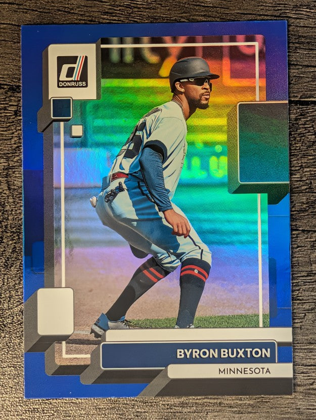 2022 Donruss Holo Blue #111 Byron Buxton