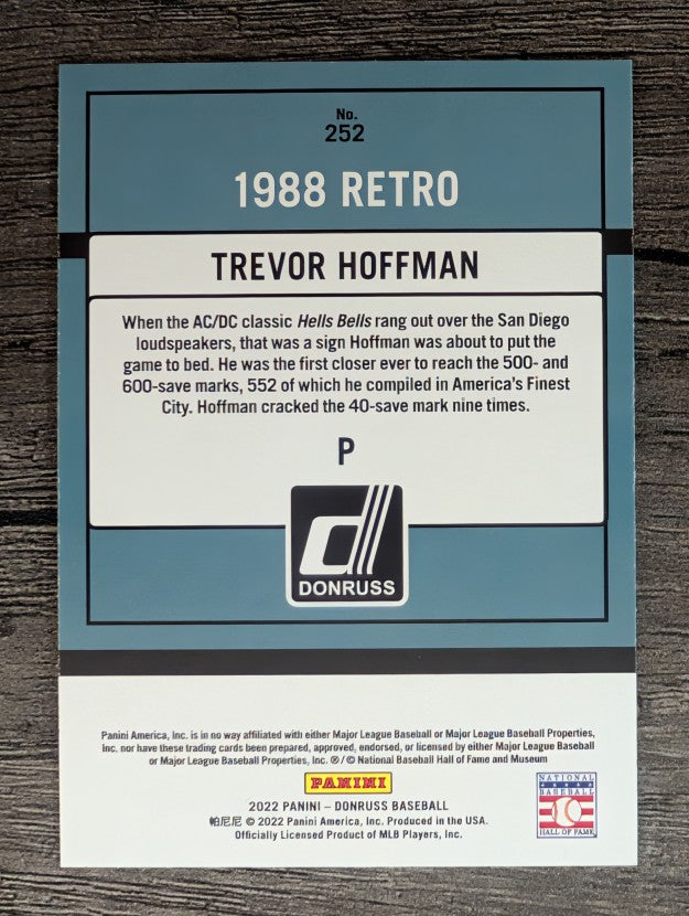 2022 Donruss #252 Trevor Hoffman RETRO