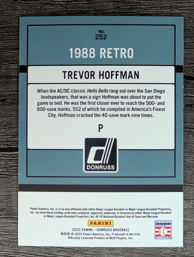 2022 Donruss #252 Trevor Hoffman RETRO