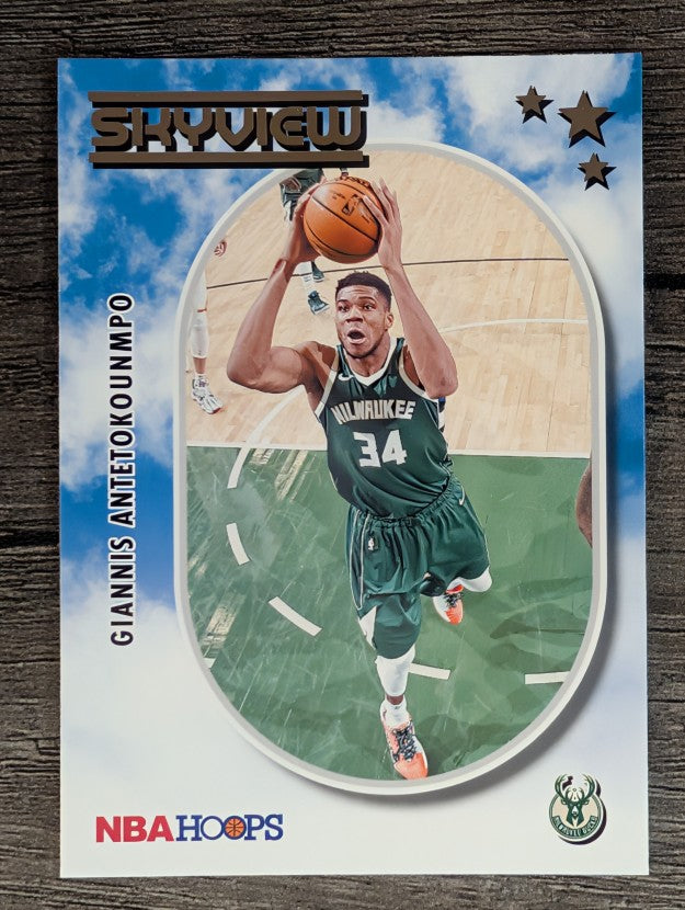 2021-22 Hoops Skyview #15 Giannis Antetokounmpo