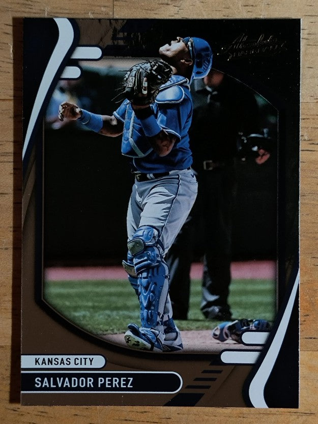 2022 Absolute #21 Salvador Perez