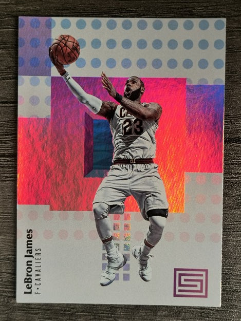 2017-18 Panini Status #28 LeBron James (EXMT)