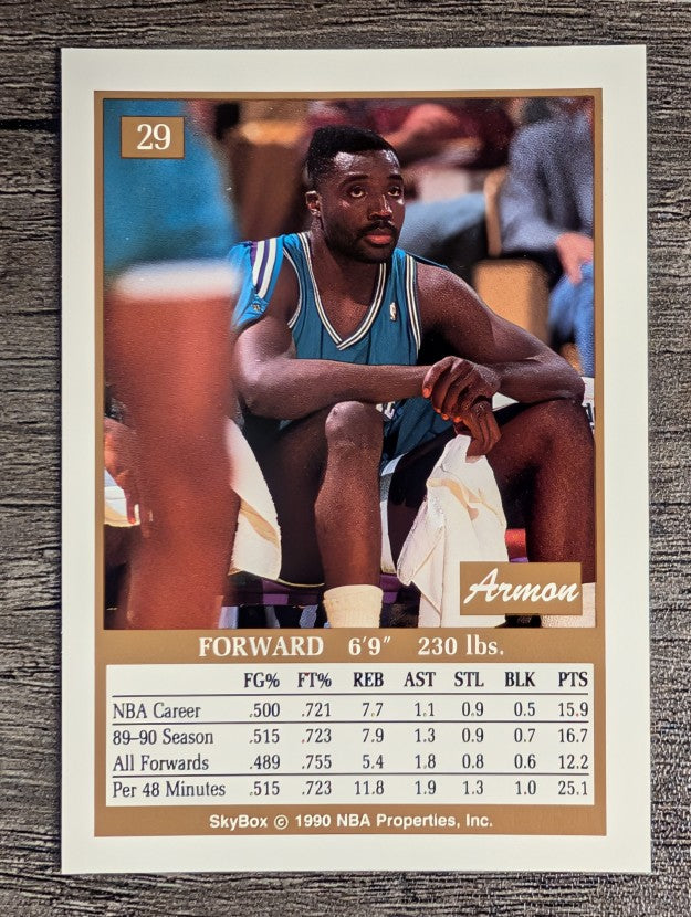 1990-91 SkyBox #29 Armon Gilliam