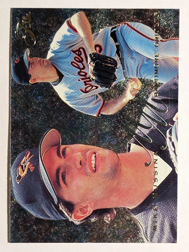 1995 Flair #6 Mike Mussina