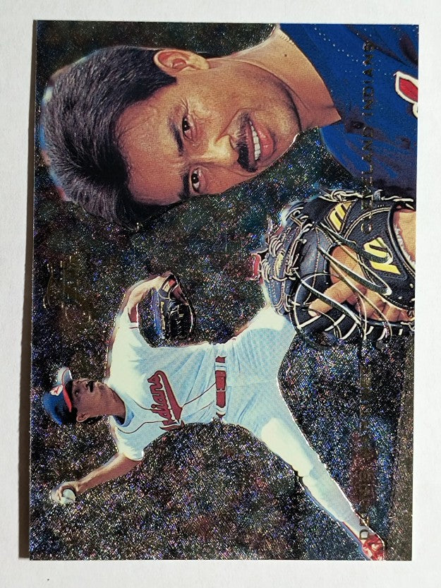 1995 Flair #32 Dennis Martinez